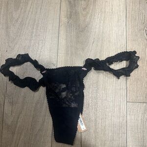 SKIMS Black Stretch Lace Thong